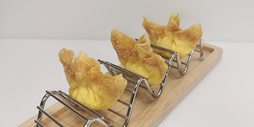 WANTUN FRITO CON QUESO.