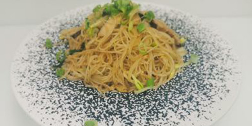 FIDEOS FRITOS CON VERDURA